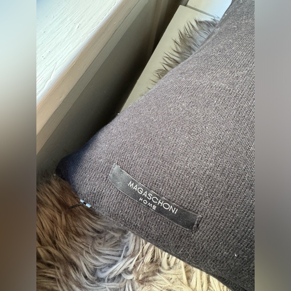 💀 Knit Sugar Skull Emo Halloween Accent Pillow - Picture 4 of 6